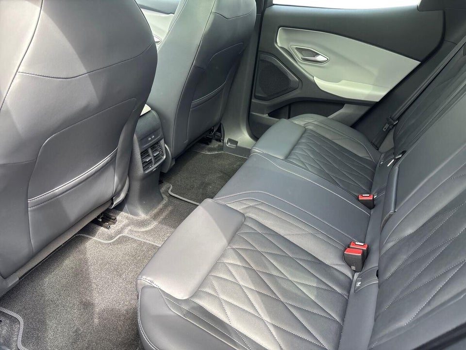 Ford Explorer 77 Premium Extended Range 5d