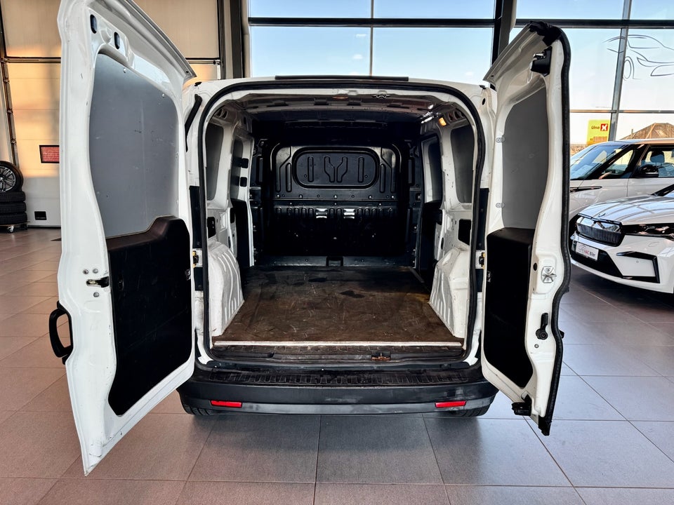 Fiat Doblò Cargo 1,3 MJT Basic L2 4d