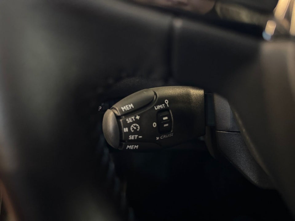 Peugeot e-2008 54 Style 5d