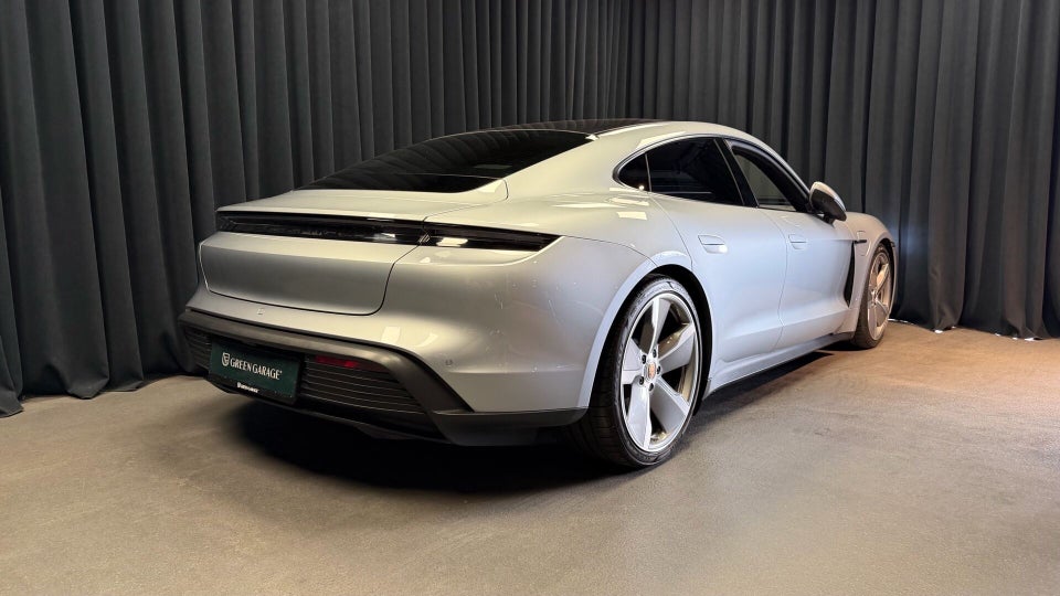 Porsche Taycan Performance+ 4d