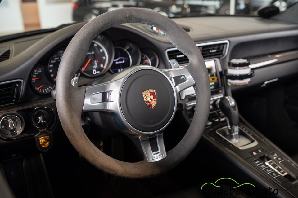 Porsche 911 Turbo S 3,8 Coupé PDK 2d