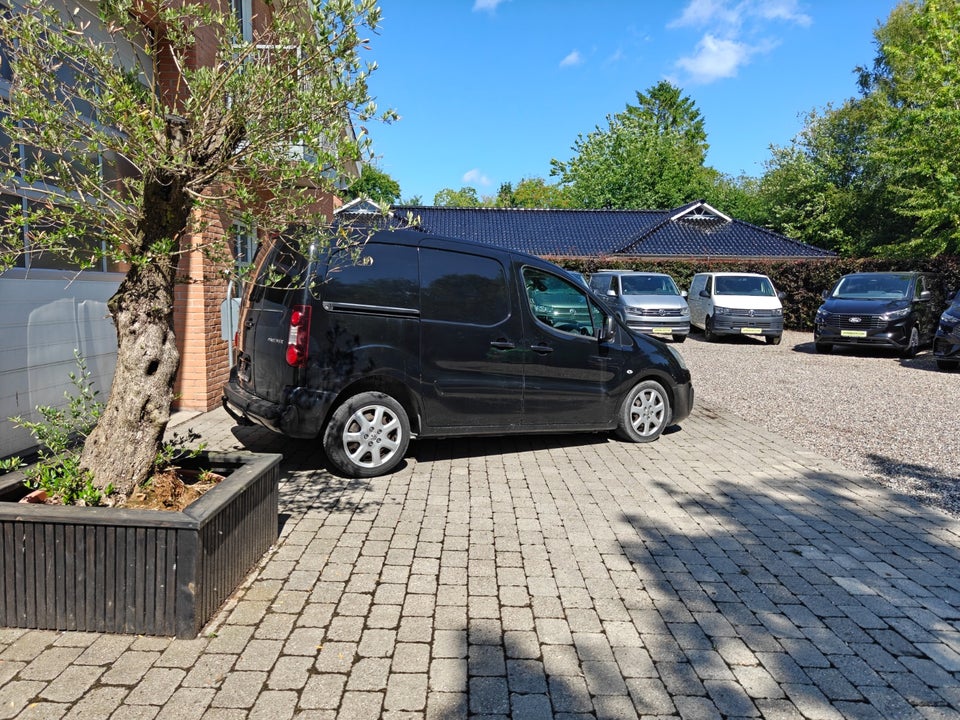 Peugeot Partner 1,6 BlueHDi 100 L1 Premium ESG Van 5d