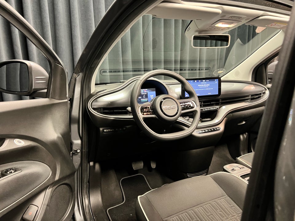 Fiat 500e 42 Icon Cabrio 2d