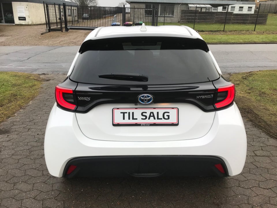 Toyota Yaris 1,5 Hybrid H3 Vision e-CVT 5d