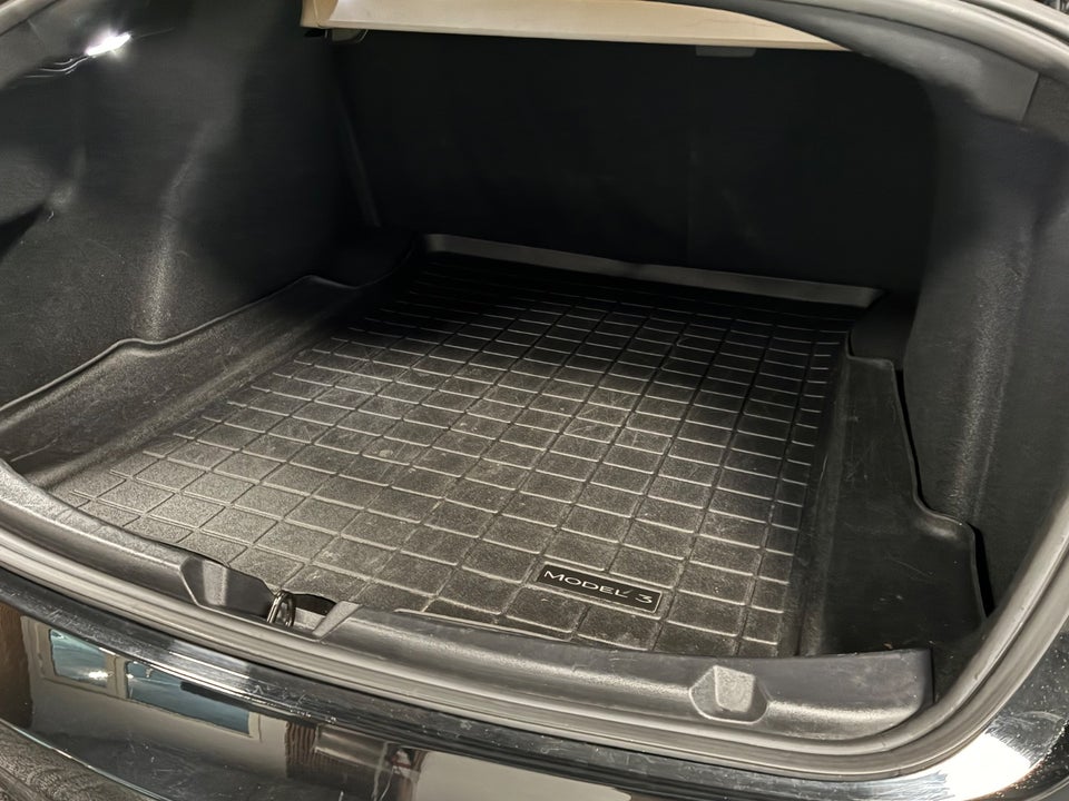 Tesla Model 3 Standard Range+ RWD 4d