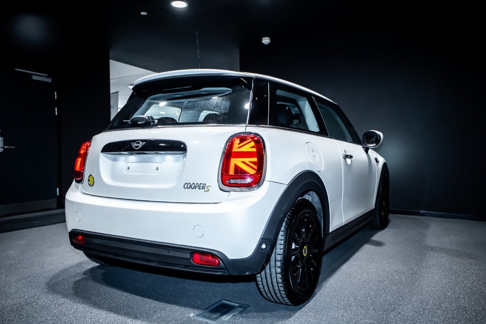 MINI Cooper SE Classic Trim 3d