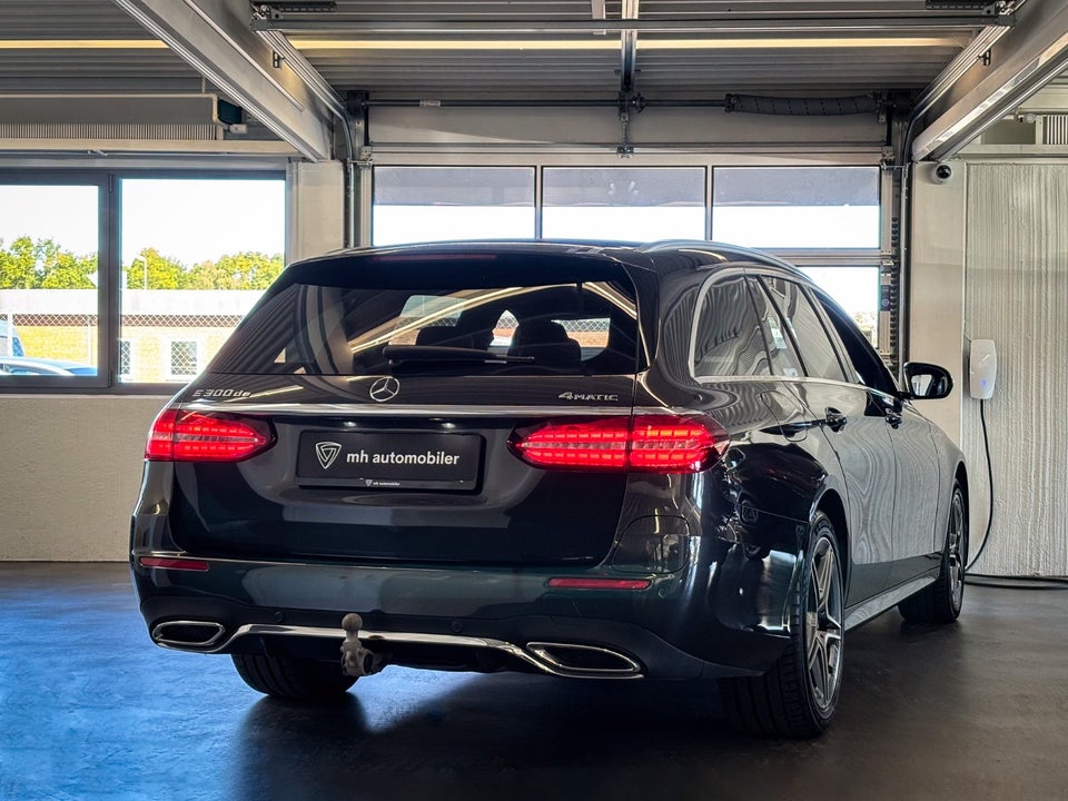 Mercedes E300 de 2,0 AMG Line stc. aut. 4Matic 5d