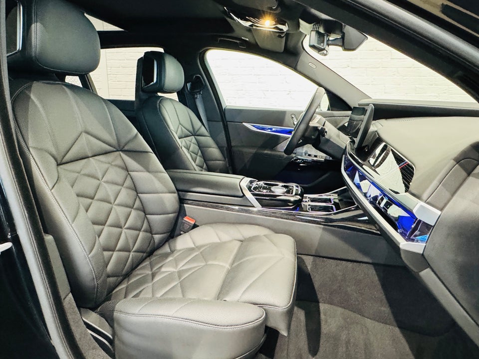 BMW i7 eDrive50 M-Sport 4d