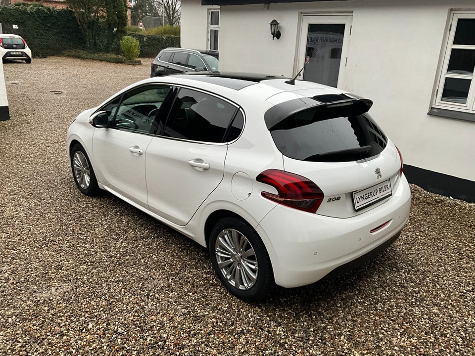 Peugeot 208 1,2 PureTech 82 Prestige 5d