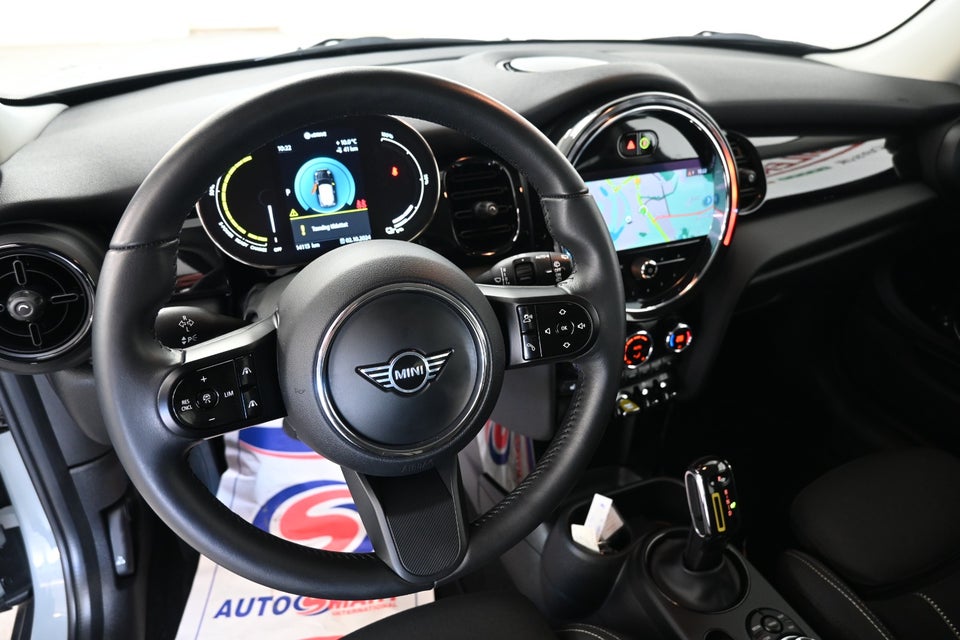 MINI Cooper SE Essential 3d