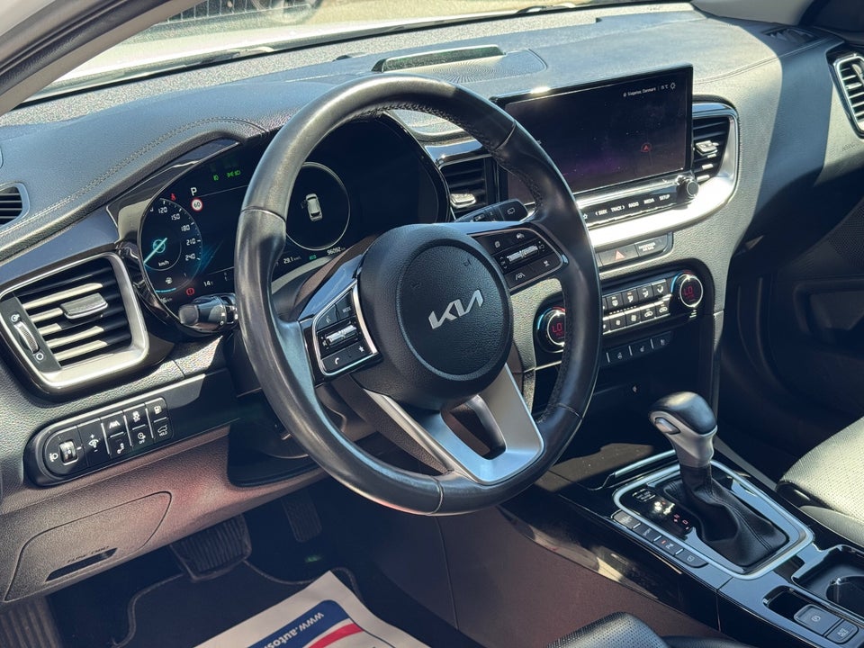 Kia Ceed 1,6 PHEV Upgrade Premium SW DCT 5d