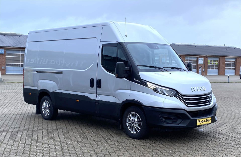 Iveco Daily 2,3 35S16 12m³ Van AG8