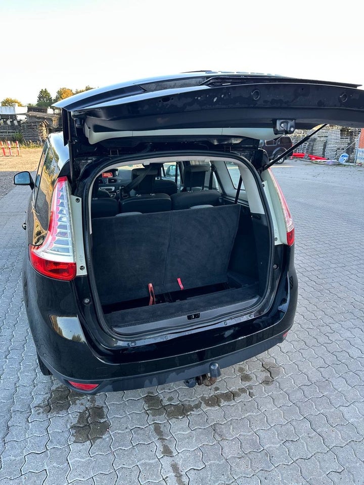 Renault Grand Scenic III 1,6 dCi 130 Dynamique 5d