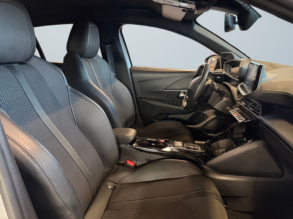 Peugeot e-208 50 GT 5d