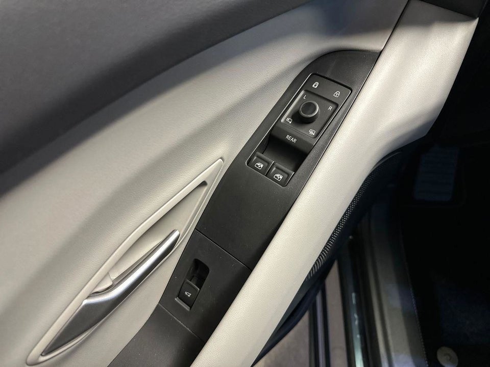 Ford Explorer 82 Premium Extended Range 5d