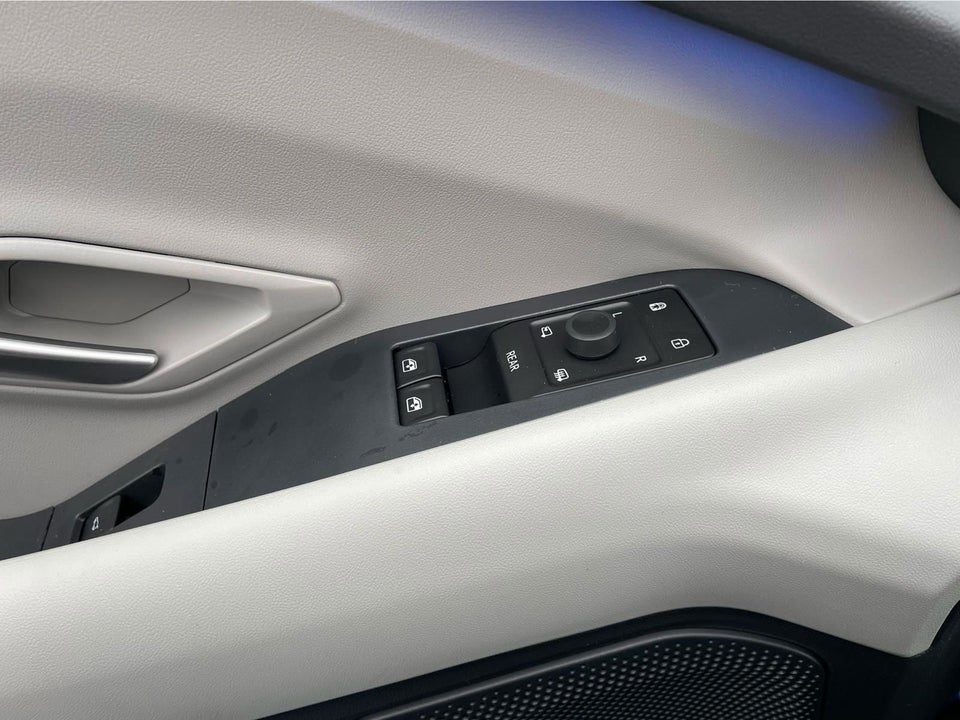 Ford Capri 82 Premium Extended Range 5d