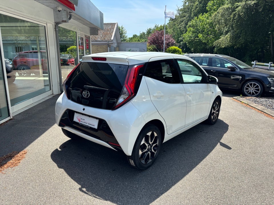 Toyota Aygo 1,0 VVT-i x-press 5d