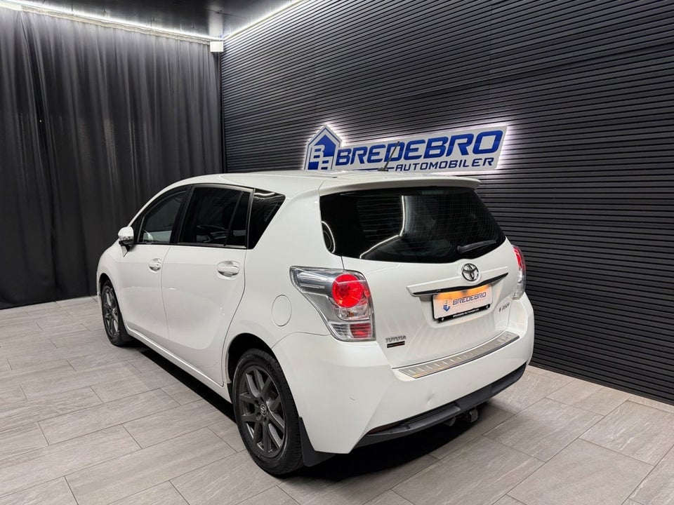 Toyota Verso 1,8 VVT-i T2 MDS Skyview 7prs 5d