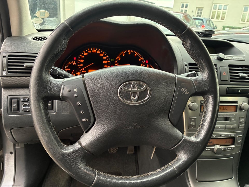 Toyota Avensis 1,8 VVT-i Sol stc. 5d