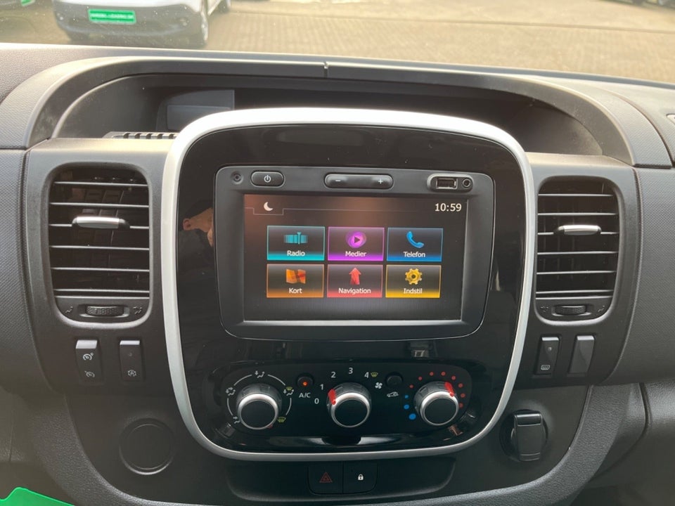 Renault Trafic T29 2,0 dCi 145 L2H2