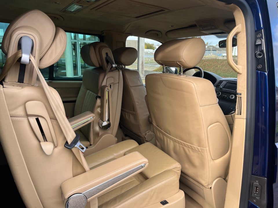 VW Multivan 2,5 TDi 174 Highline Tiptr. 5d