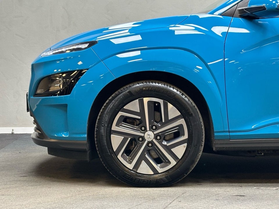 Hyundai Kona 64 EV Essential 5d