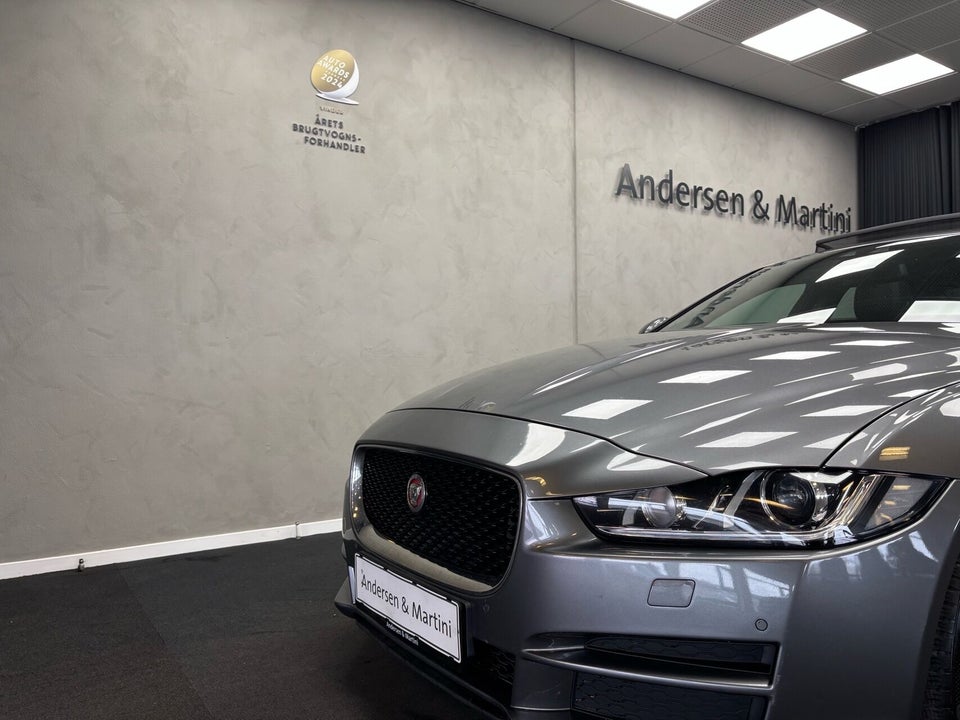 Jaguar XE 2,0 D163 Prestige aut. 4d