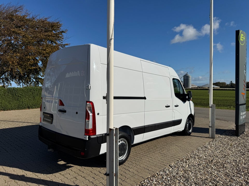 Renault Master IV T33 2,3 dCi 150 L2H2 Kassevogn