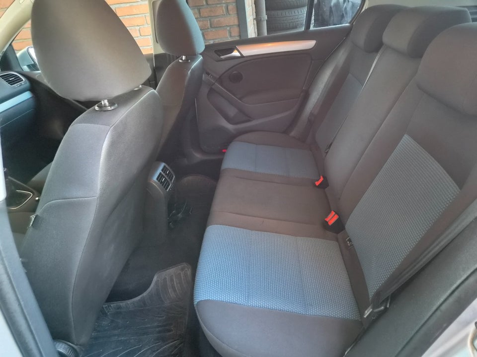 VW Golf VI 1,6 TDi 105 BlueMotion 5d