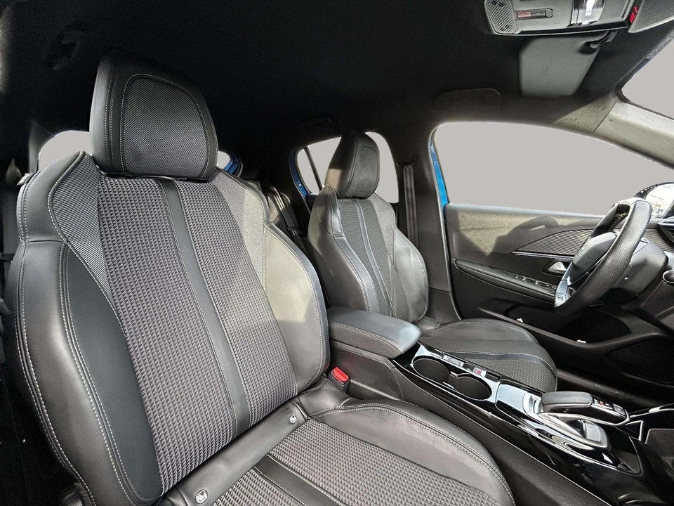 Peugeot e-208 50 GT 5d