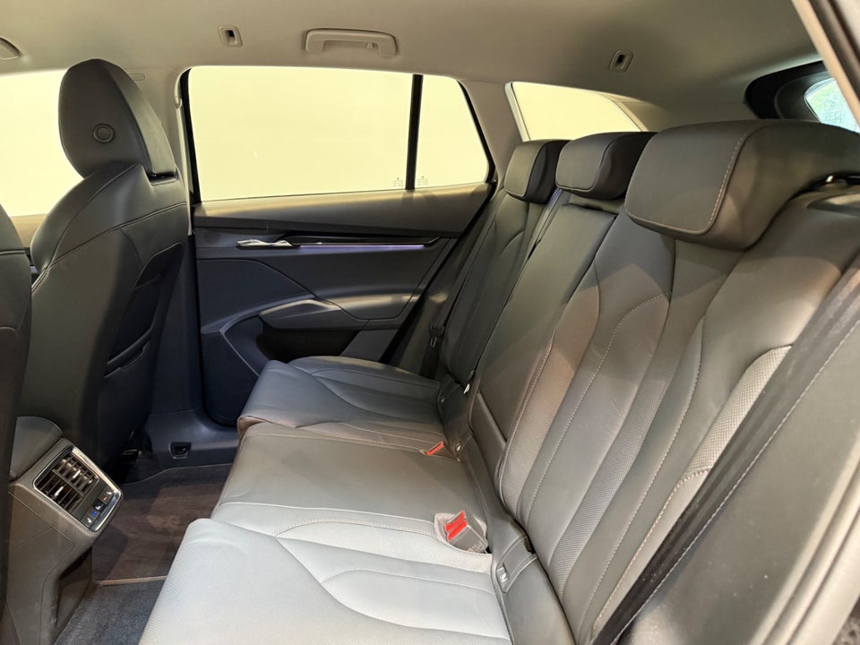 Skoda Enyaq 80 iV Plus Suite 5d