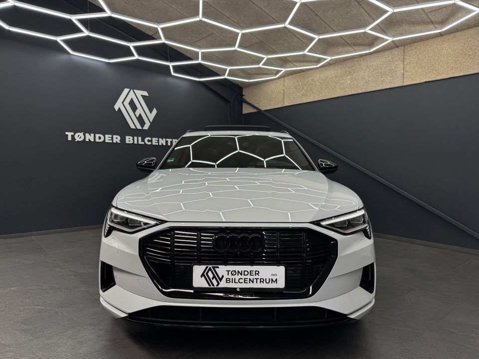 Audi e-tron 55 quattro 5d