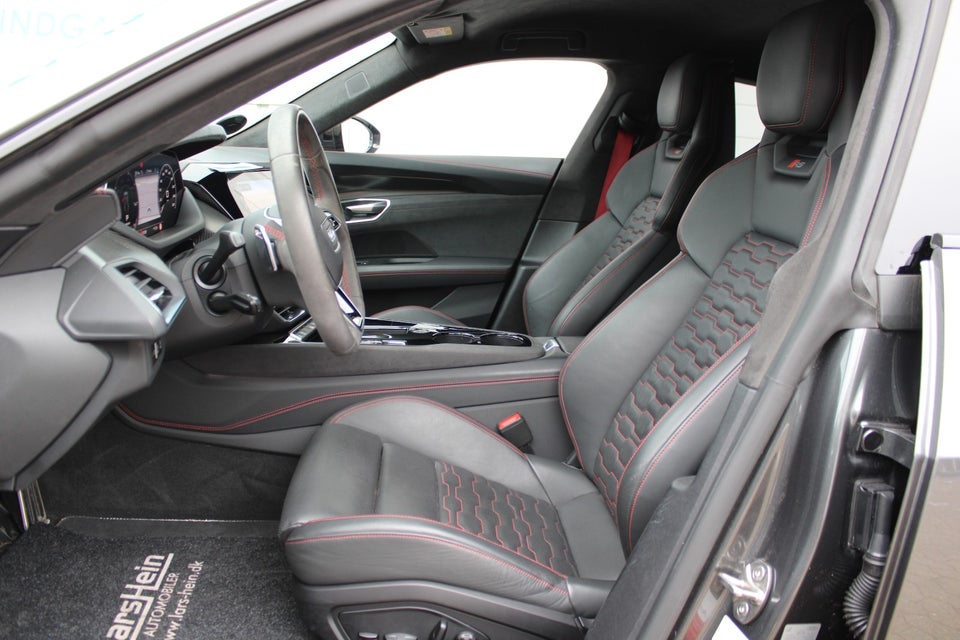 Audi RS e-tron GT quattro 4d