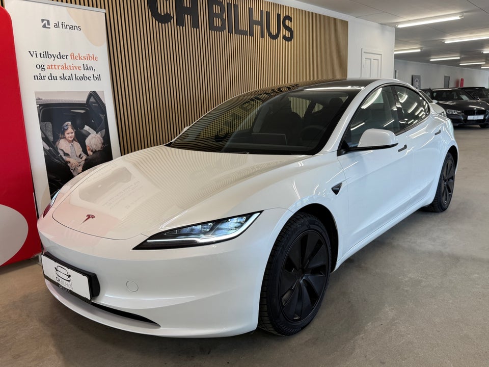Tesla Model 3 Long Range AWD 4d