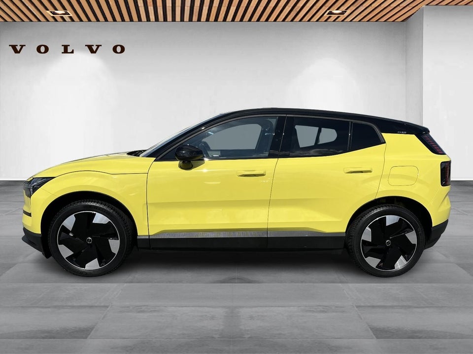 Volvo EX30 Extended Range Plus 5d