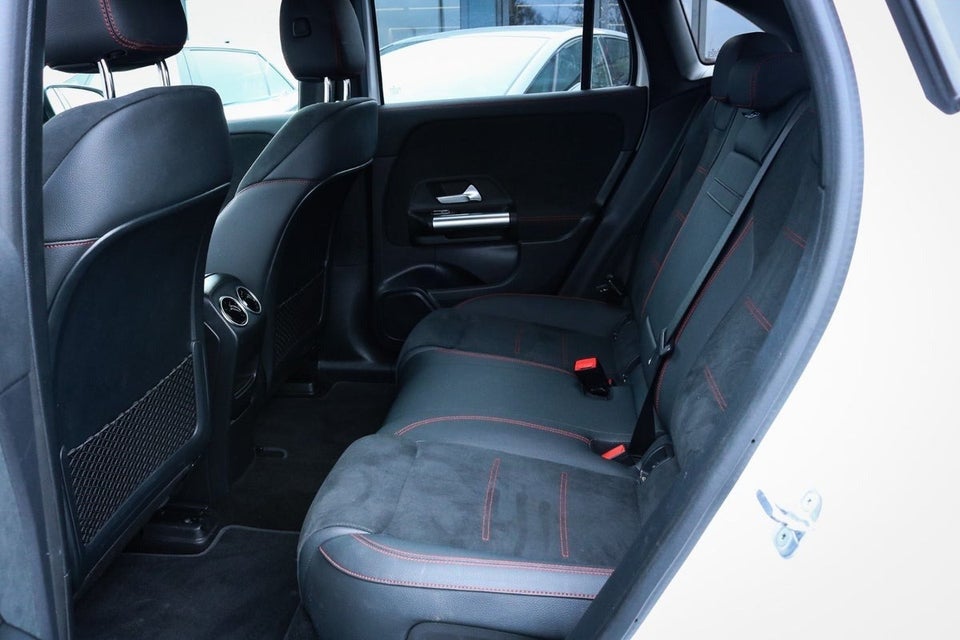 Mercedes EQA350 AMG Line 4Matic 5d