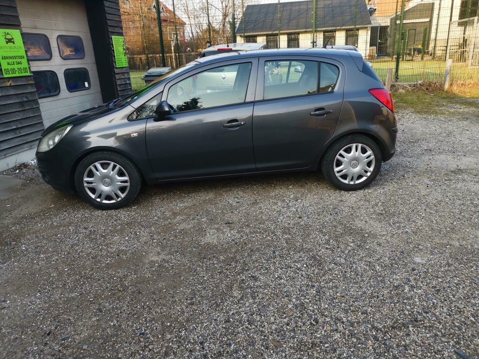 Opel Corsa 1,4 16V Cosmo 5d