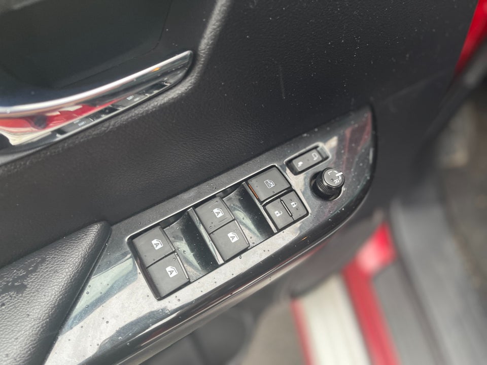 Toyota HiLux 2,4 D-4D 150 T3 Db.Kab 4x4 4d