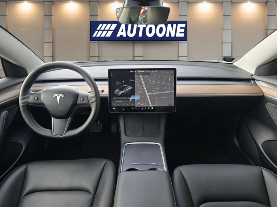 Tesla Model 3 Long Range AWD 4d