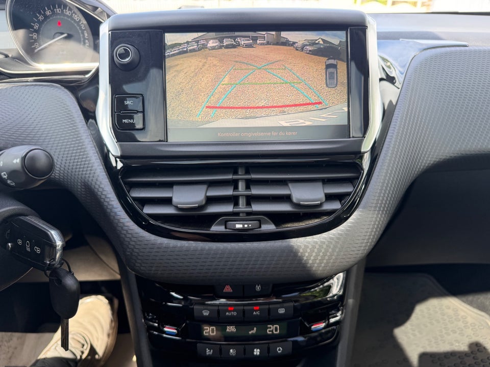 Peugeot 2008 1,2 e-THP 110 Allure Sky EAT6 5d