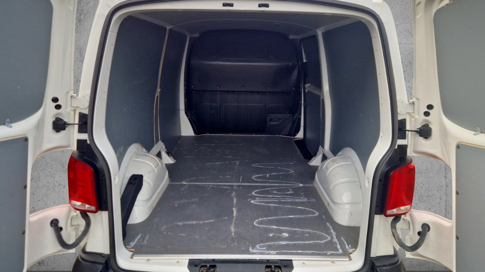 VW Transporter 2,0 TDi 150 Kassevogn DSG lang