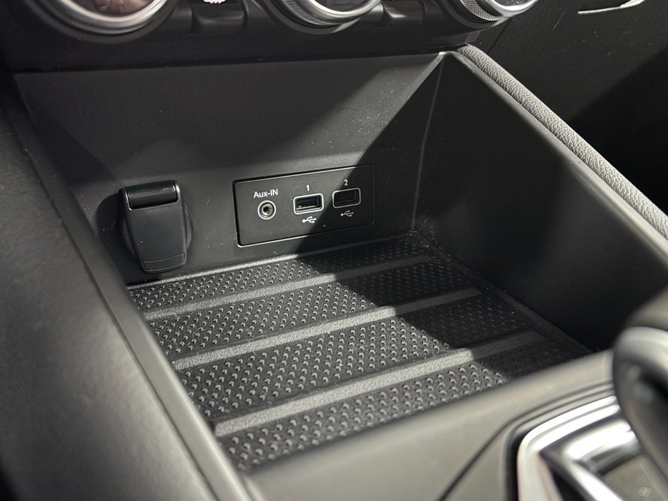 Renault Captur 1,6 E-Tech Intens 5d