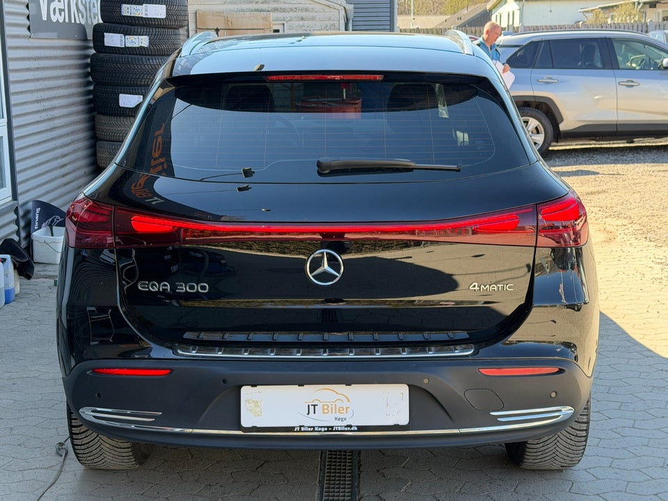 Mercedes EQA300 Progressive 4Matic 5d
