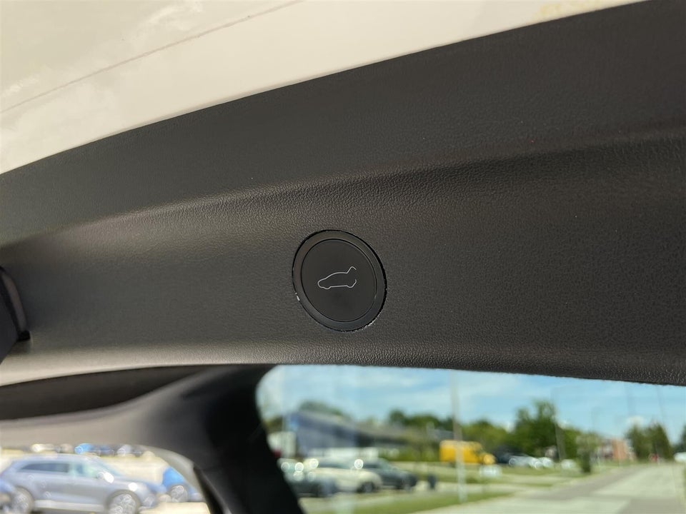 Tesla Model Y Long Range AWD 5d