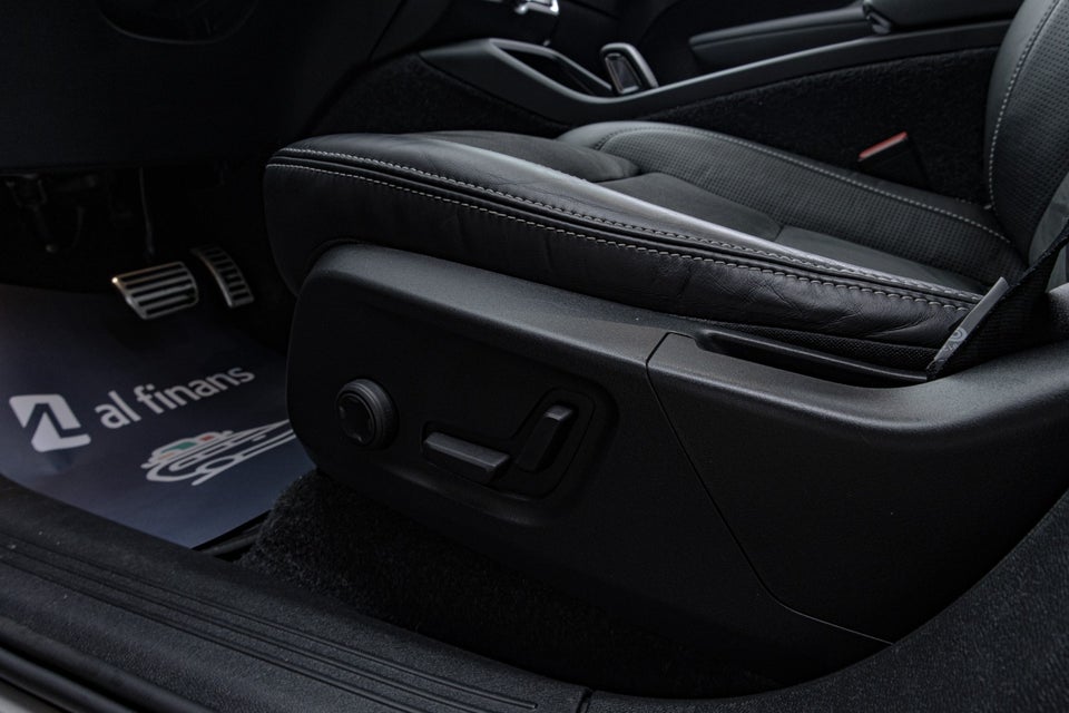 Volvo XC40 P8 ReCharge Twin Pro 5d