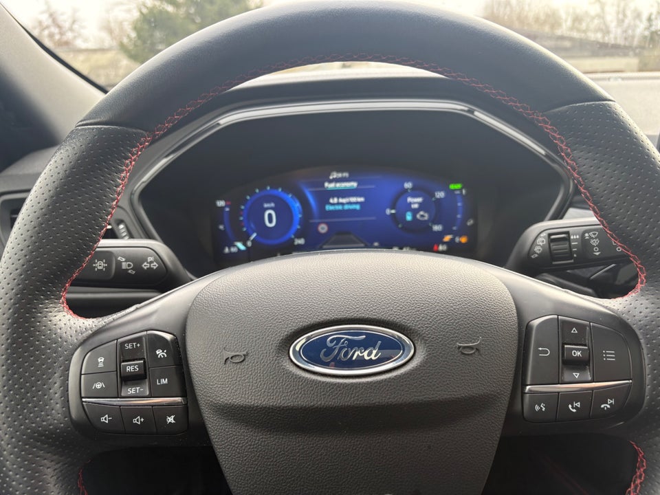 Ford Kuga 2,5 HEV ST-Line X CVT 5d