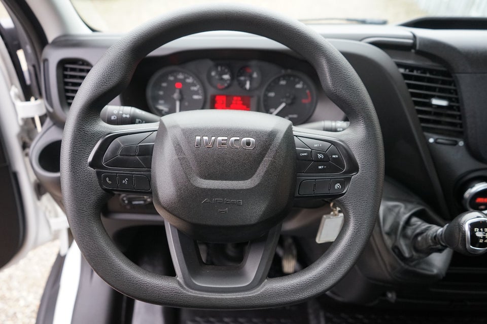 Iveco Daily 2,3 35S14 4100mm Lad 2d