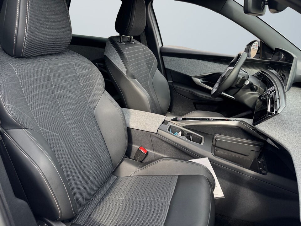 Peugeot e-3008 77 Allure 5d