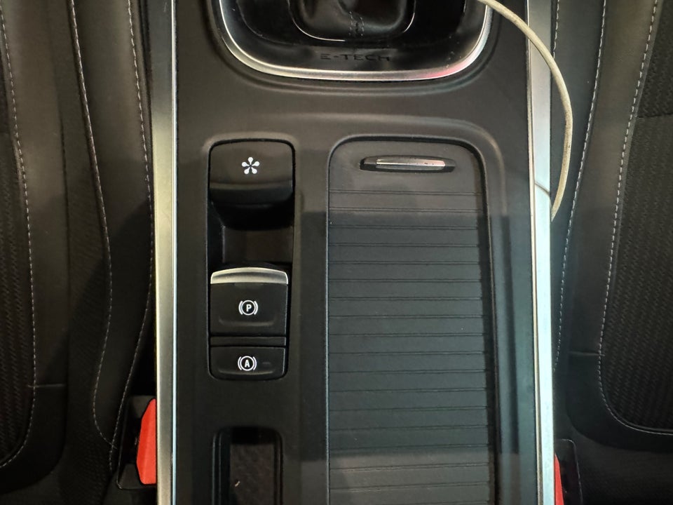 Renault Megane IV 1,6 E-Tech Intens Sport Tourer 5d