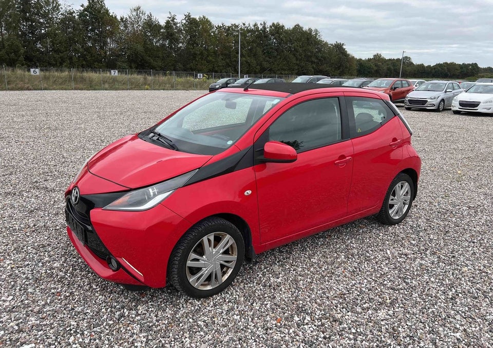 Toyota Aygo 1,0 VVT-i x-wave Sky 5d